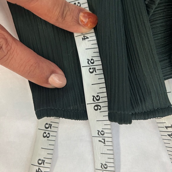 Banana Republic | crinkle asymmetrical shirt in dark juniper green - Picture 13 of 13